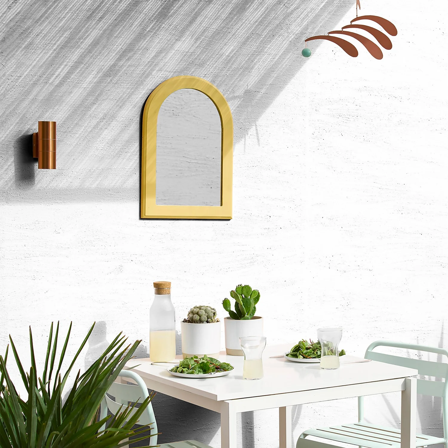 Sandtex® Ultra Smooth Masonry Paint Pure Brilliant White - 2.5L 6 Sandtex® Ultra Smooth Masonry Paint Pure Brilliant White - 2.5L - Image 4