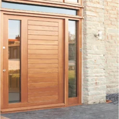 Ronseal Crystal Clear Outdoor Varnish Satin - 250ml -Paint Store 12809422 3824833203282526