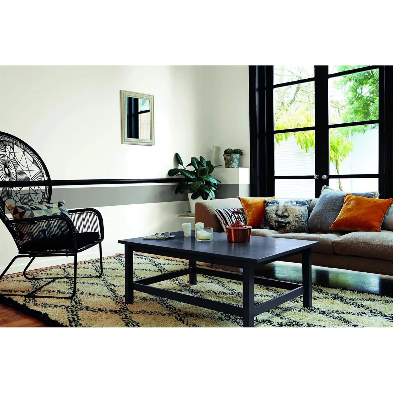 Dulux Matt Emulsion Paint White Mist - 2.5L 11 Dulux Matt Emulsion Paint White Mist - 2.5L - Image 9