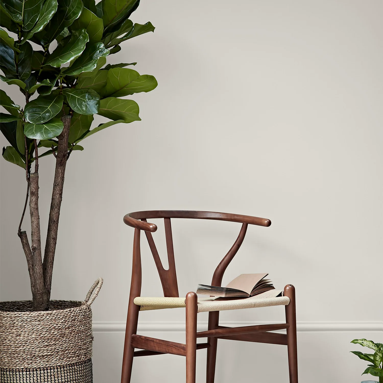 Crown Walls & Ceilings Matt Emulsion Paint Smoked Glass - Tester 40ml 5 Crown Walls & Ceilings Matt Emulsion Paint Smoked Glass - Tester 40ml - Image 3