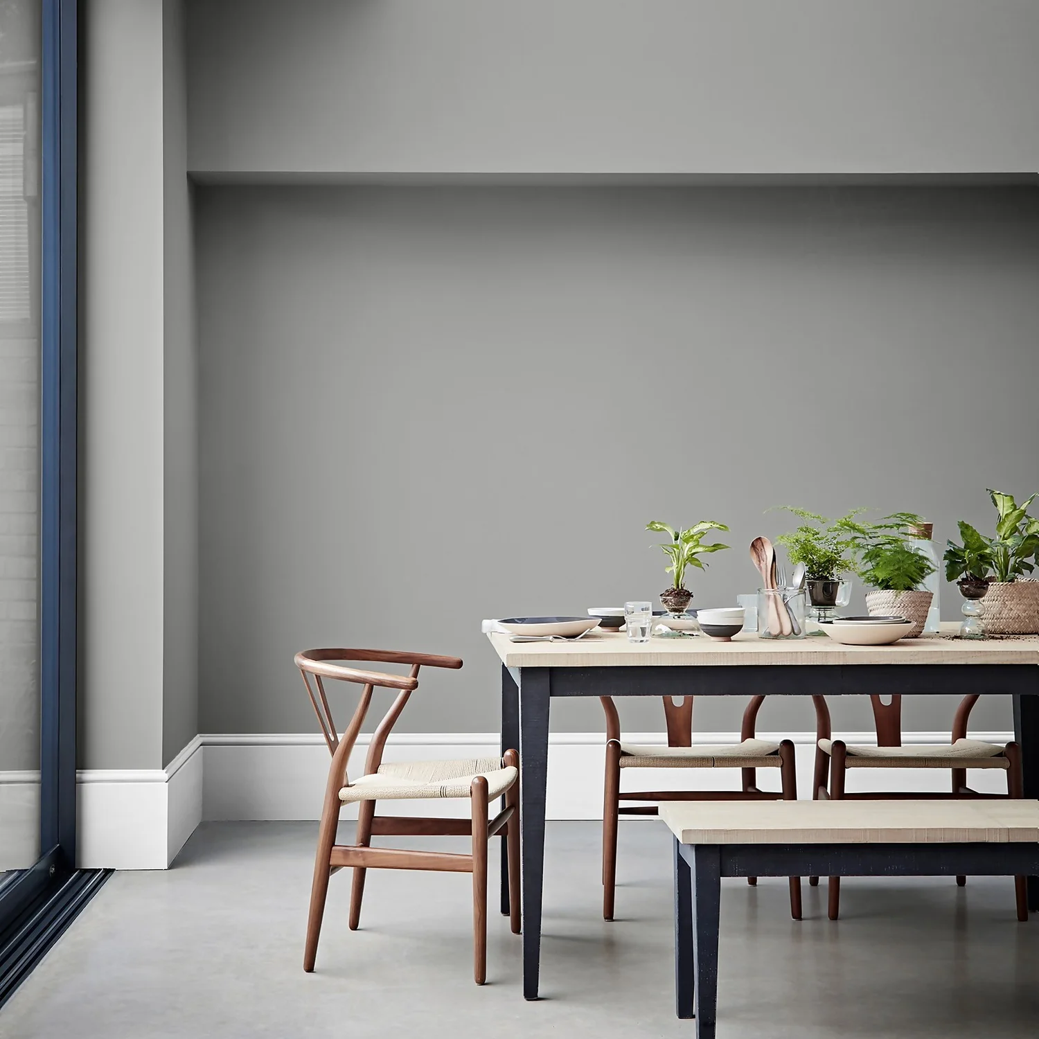 Crown Walls & Ceilings Silk Emulsion Paint Granite Dust - 2.5L 4 Crown Walls & Ceilings Silk Emulsion Paint Granite Dust - 2.5L - Image 2