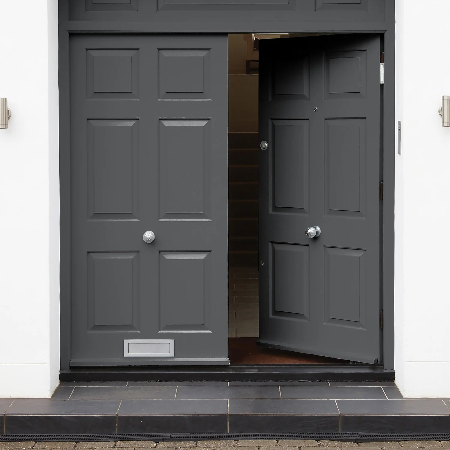 Sandtex® Rapid Dry Gloss Paint Smoky Grey - 750ml 4 Sandtex® Rapid Dry Gloss Paint Smoky Grey - 750ml - Image 2