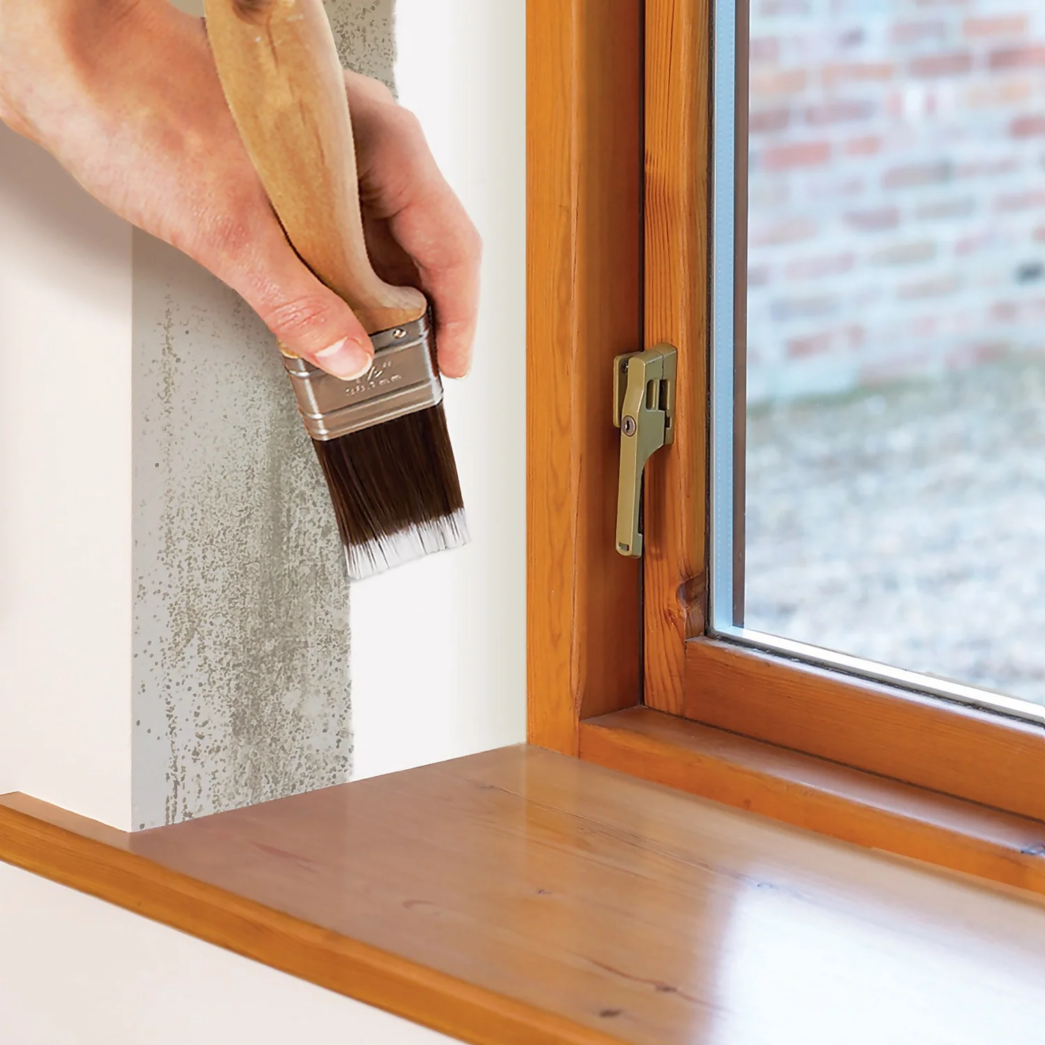 Ronseal White - One Coat Anti-Damp Paint - 2.5L 5 Ronseal White - One Coat Anti-Damp Paint - 2.5L - Image 3