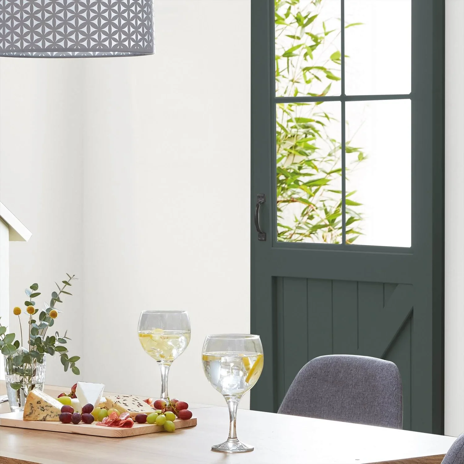 Homebase Interior Quick Dry Satin Paint Thunder - 750ml 5 Homebase Interior Quick Dry Satin Paint Thunder - 750ml - Image 3