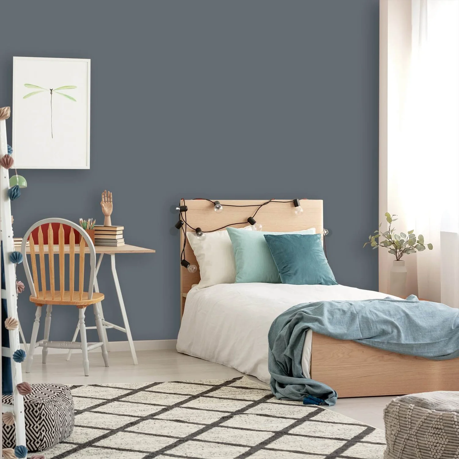 Homebase Interior Quick Dry Satin Paint Thunder - 750ml 6 Homebase Interior Quick Dry Satin Paint Thunder - 750ml - Image 4