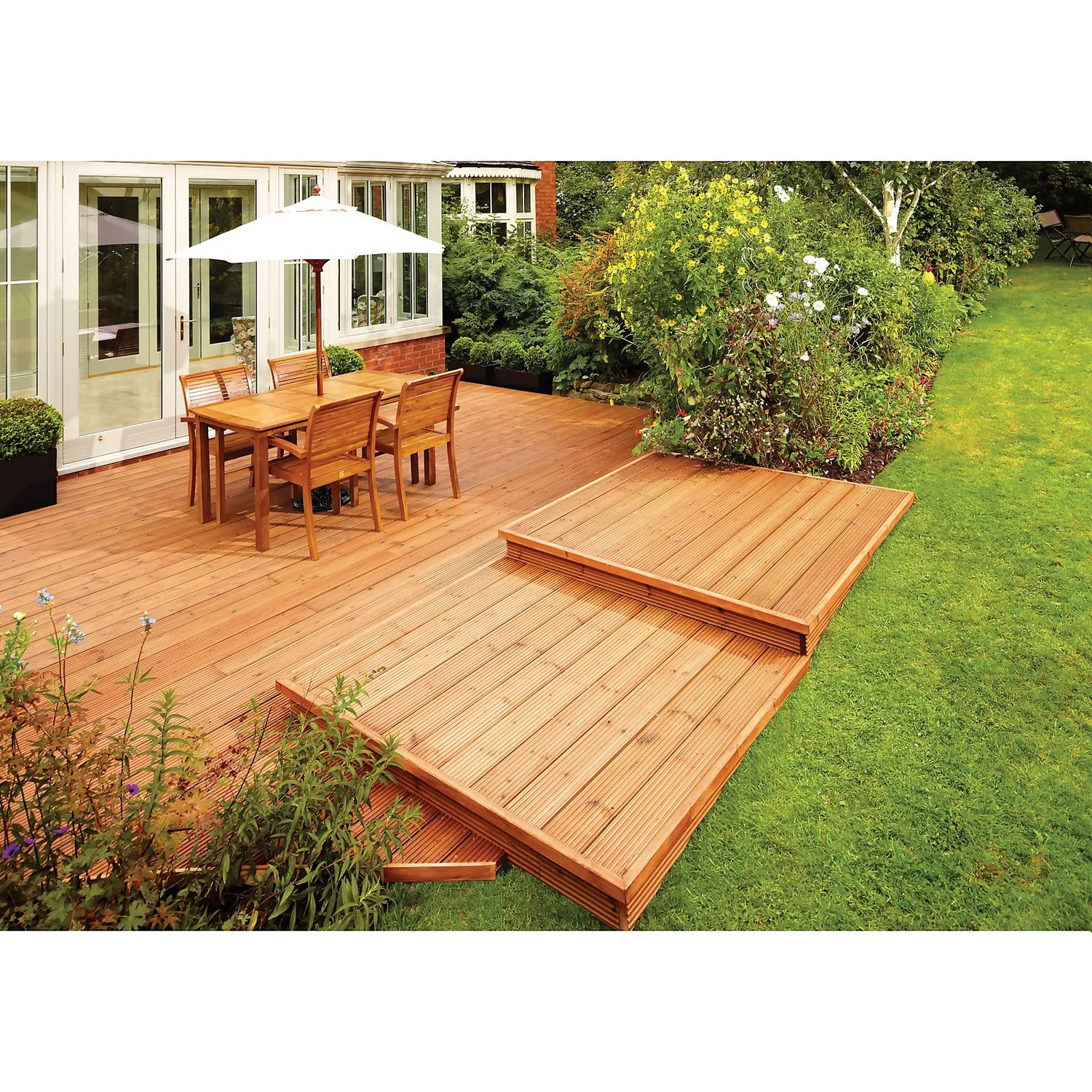 Ronseal Ultimate Protection Decking Stain Country Oak - 2.5L 5 Ronseal Ultimate Protection Decking Stain Country Oak - 2.5L - Image 3