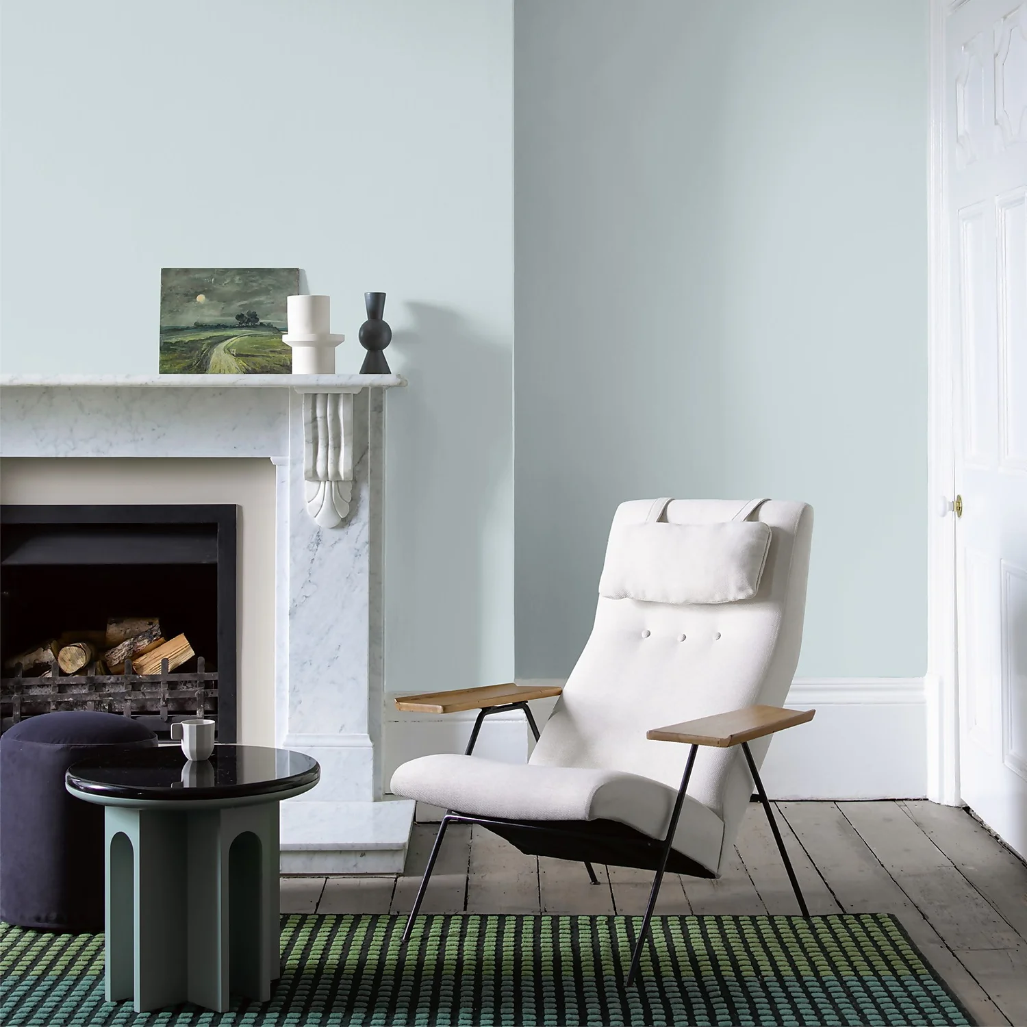 CRAFTED™ By Crown Flat Matt Interior Wall, Ceiling And Wood Paint Watermark® - 2.5L 6 CRAFTED™ By Crown Flat Matt Interior Wall, Ceiling And Wood Paint Watermark® - 2.5L - Image 4