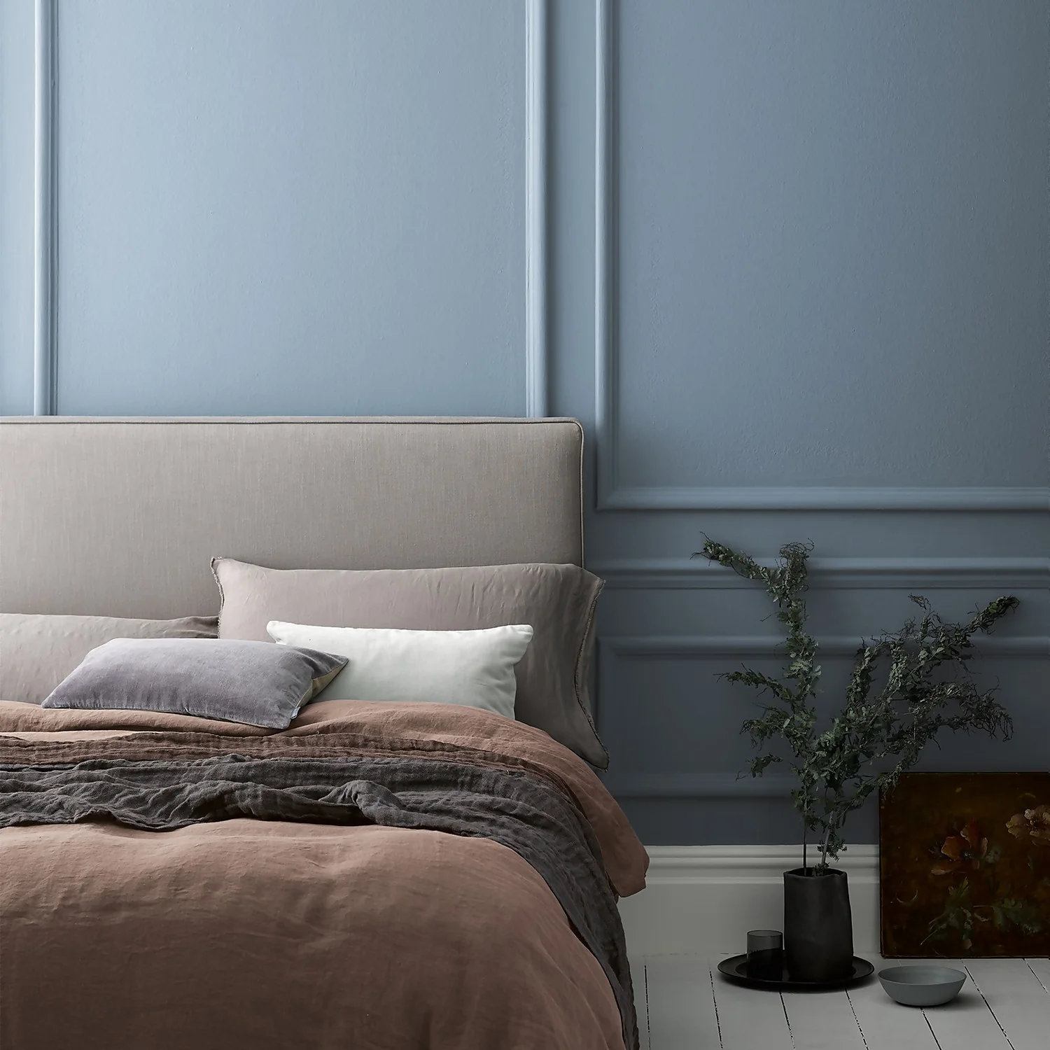 CRAFTED™ By Crown Flat Matt Interior Wall, Ceiling And Wood Paint Feeling Free® - 2.5L 6 CRAFTED™ By Crown Flat Matt Interior Wall, Ceiling And Wood Paint Feeling Free® - 2.5L - Image 4