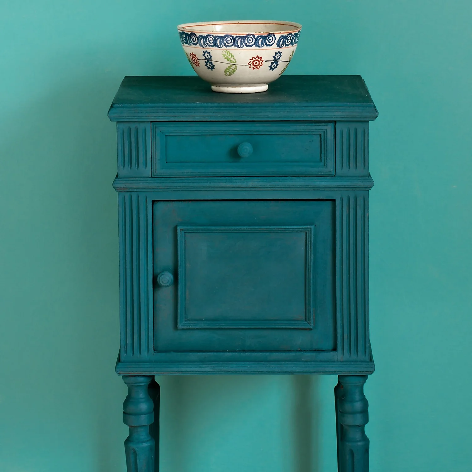 Annie Sloan Aubusson Blue Chalk Paint - 1L 4 Annie Sloan Aubusson Blue Chalk Paint - 1L - Image 2