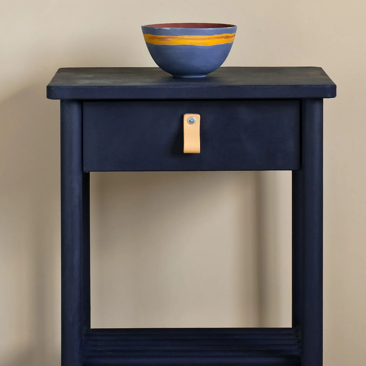 Annie Sloan Oxford Navy Chalk Paint - 1L 4 Annie Sloan Oxford Navy Chalk Paint - 1L - Image 2